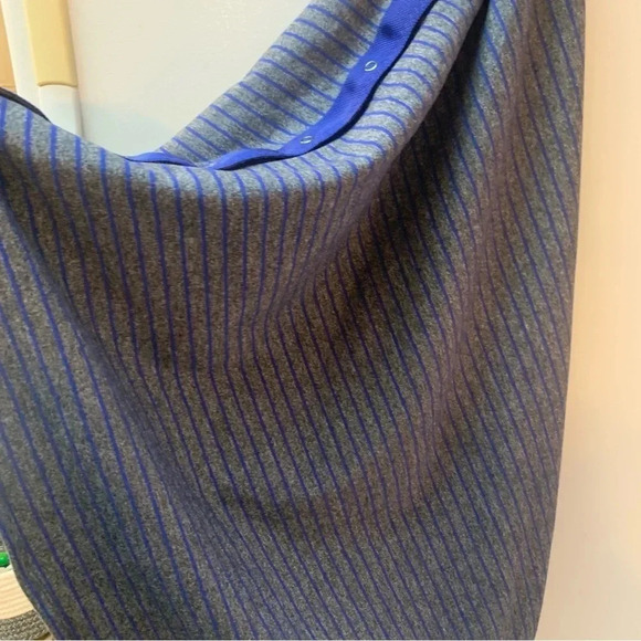 Lululemon Blue Grey Striped Snap  Up Scarf - Picture 4 of 5